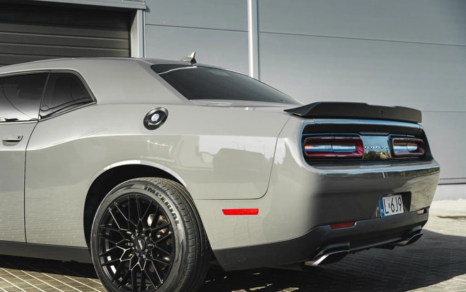 Dodge Challenger cena 126000 przebieg: 130000, rok produkcji 2018 z Chełm małe 781